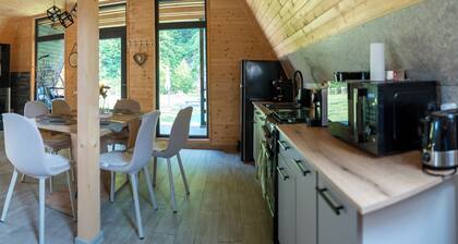 Escape Remeti Aframe by the River - Cosy mountain cabin with outdoor hot tub