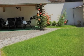 Outdoor dining - Holiday apartment with 1 bedroom (Cochem)