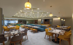 Daily buffet breakfast for a fee
