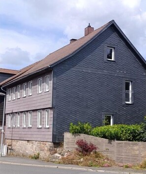 Unclassified image, 3 of 18, button - Bergstadthaus Sankt Andreasberg (St. Andreasberg)