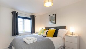 Room - dbs Serviced Apartments - The Townhouse (Castle Donington)