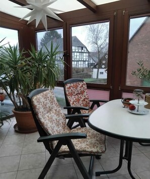 Unclassified image, 3 of 22, button - ||------------------------House-in-the-curve------------------|| (Halle-Dohnsen)
