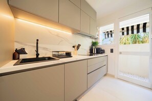 Private kitchen - Elegant apartment - AC- 2BR/5P - Cannes (Cannes)