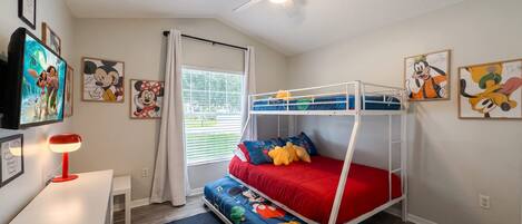 Desk, iron/ironing board, WiFi, bed sheets
