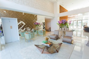 Lobby sitting area - Peravi at The Signature (Accra)