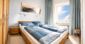 Room - Vrbo Property (Dornumersiel)