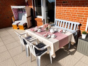 Outdoor dining - Vrbo Property (Dornumersiel)