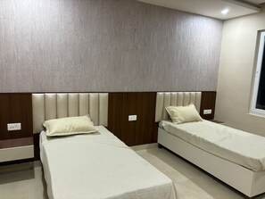 Unclassified image, 5 of 6, button - We are in Budget Hotel 5Min from metro stations and many corporates with comfort (Noida)