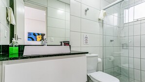 Basic Apartment | Bathroom - TOP and Cozy Apartment Facing the Lagoon Sdr001 (Florianópolis)