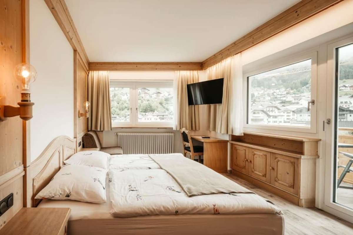 Triple Room, 1 Double Bed with Sofa bed, Balcony, Mountain View