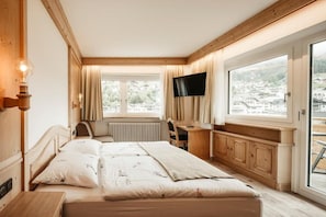 Triple Room, 1 Double Bed with Sofa bed, Balcony, Mountain View - Garni Toni (Ortisei)