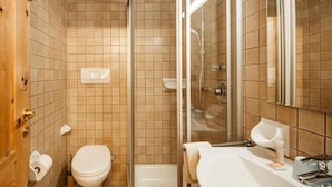 Comfort-Doppelzimmer, Balkon, Bergblick | Badezimmer