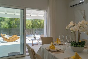 Unclassified image, 5 of 61, button - Vrbo Property (Sardegna)