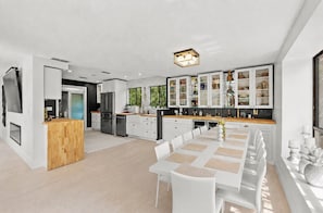 Dining - LUXURY RIVERFRONT VACATION HOME IN FLORIDA (Brandon)