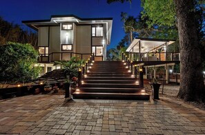 Exterior - LUXURY RIVERFRONT VACATION HOME IN FLORIDA (Brandon)