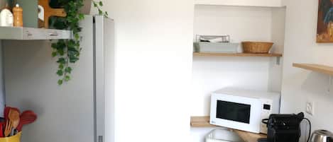 Microwave, oven, dishwasher, highchair