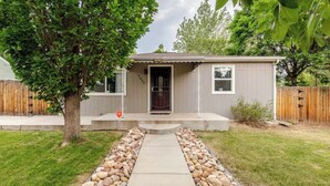 Unclassified image, 3 of 21, button - Newly Remodeled Hone near Downtown Denver (Denver)