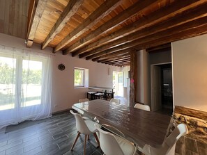 Dining - Gîte Du Vieux Chêne with Private Terrace and Shared Garden (Cazalis)