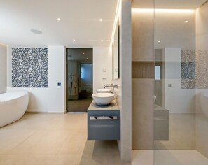 Unclassified image, 5 of 32, button - Exceptional duplex penthouse with panoramic views in Aloha (Marbella)