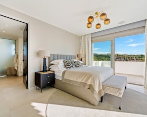 Unclassified image, 3 of 32, button - Exceptional duplex penthouse with panoramic views in Aloha (Marbella)