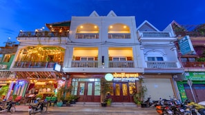 Mặt tiền nơi lưu trú