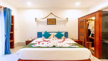 Deluxe Double Room, Balcony, City View | In-room safe, desk, laptop workspace, blackout curtains