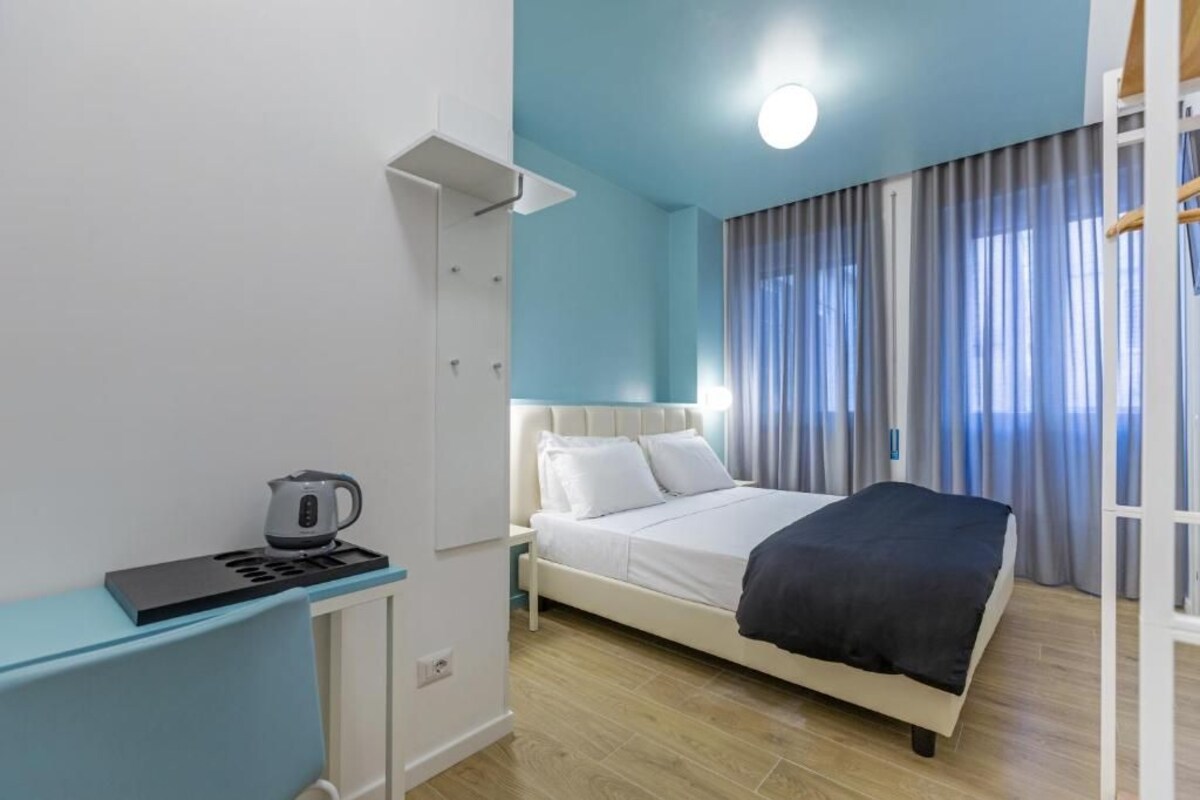 Doppelzimmer, Blick auf den Innenhof | Schallisolierte Zimmer, kostenloses WLAN