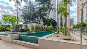 Unclassified image, 2 of 16, button - Studio in a Cond. With Pool, Setor Bueno - Txp1803 (Goiânia)