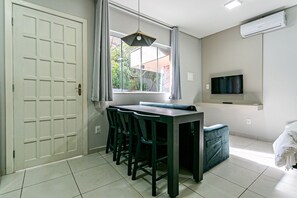 Basic Apartment | Tempat makan