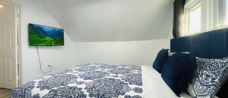 Iron/ironing board, free WiFi, bed sheets