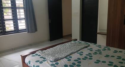 Perfect 2-bedroom farmhouse with AC in soothing Kanjiramkulam, kovalam , poovar