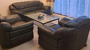 Unclassified image, 4 of 18, button - London Riverside Penthouse| 2 Bed -2 Bath |4 Guest (London)