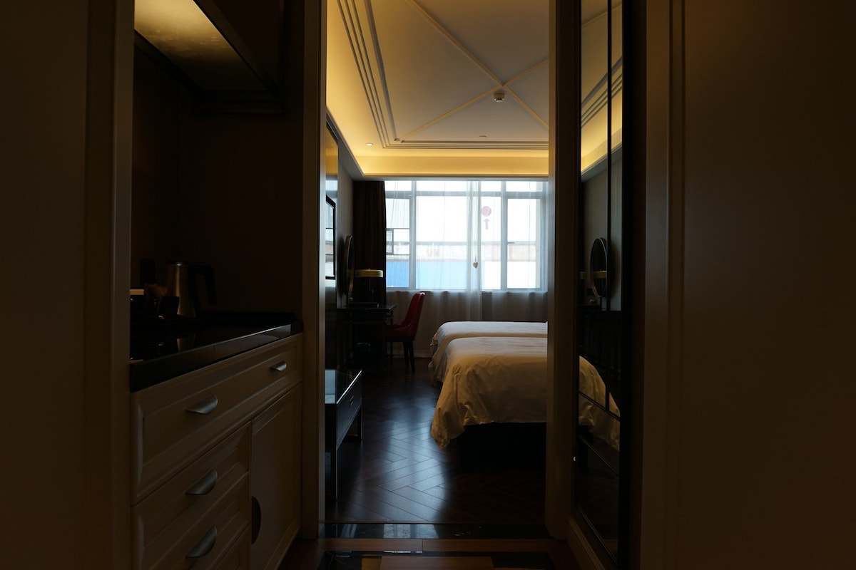 Quarto duplo superior | Cofres nos quartos, cortinas blackout, ferros/tábuas de passar roupa