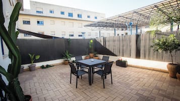 Khu ẩm thực ngoài trời