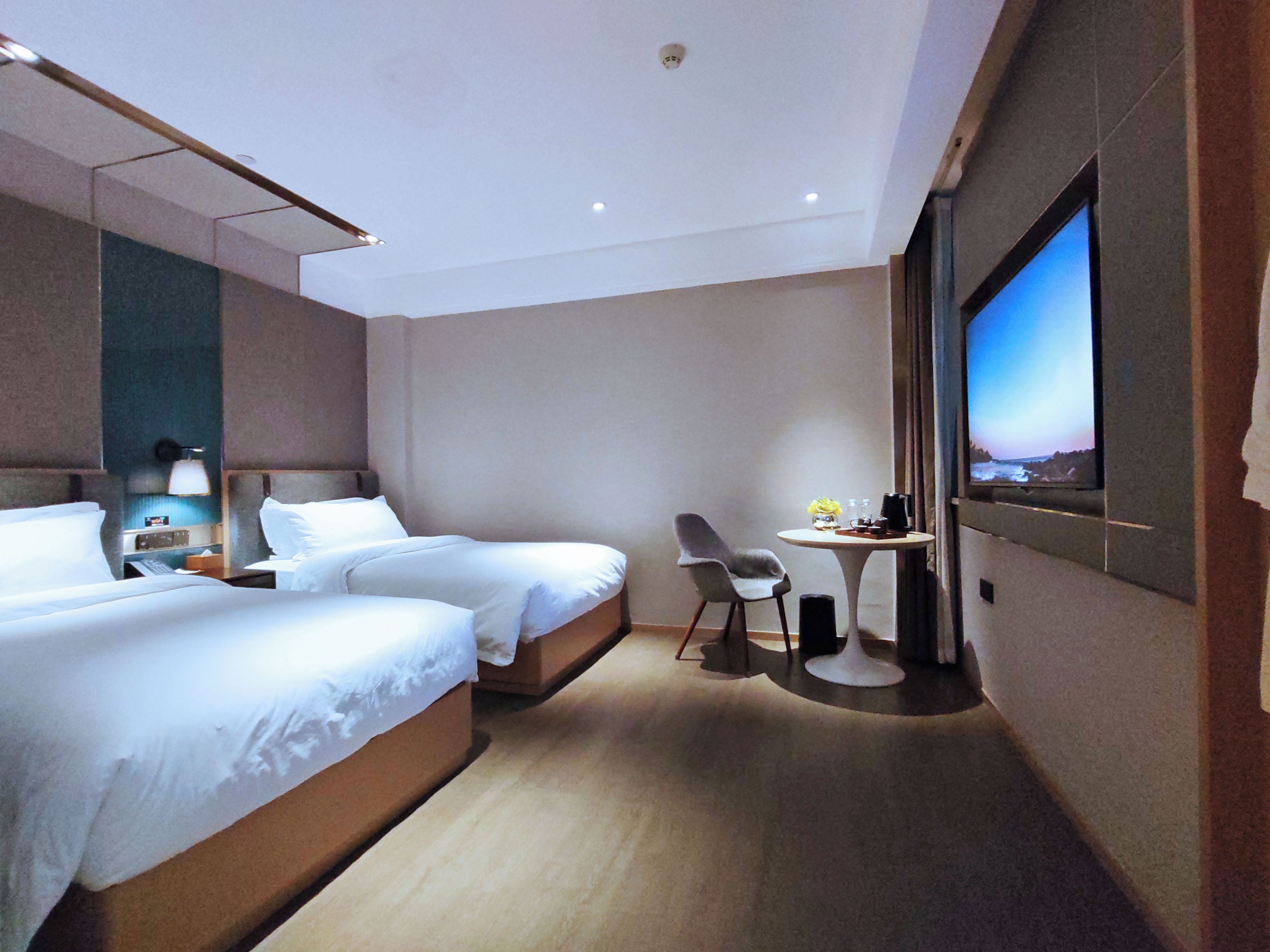 Room amenity
