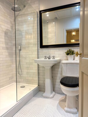 Unclassified image, 5 of 47, button - The West Wing Sleeps 5 With Parking (Barnard Castle)
