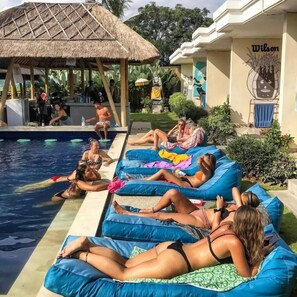 Ảnh chưa phân loại, 5 trong số 14 ảnh, nút