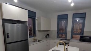 Private kitchen - Navon Penthouse — Mekor Baruch near Machane Yehuda (Jerusalem)