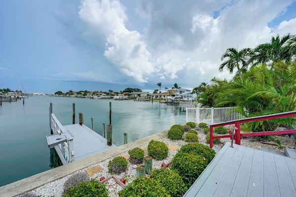 Bring Your Boat! Waterfront Clearwater Gem W/ Pool - Clearwater Beach, FL