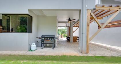 3 Mi to Playa Avellana! Modern Home w/ Pool Access