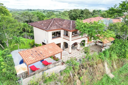 Private Pool, Mtn-view ! 3BR Playas Coco Home