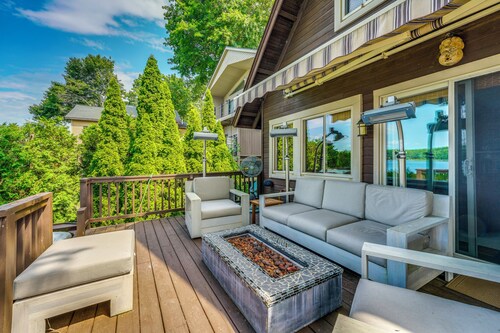 Dock, Hot Tub & More! Lakefront Ortonville Oasis