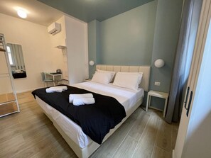 Unclassified image, 4 of 78, button - Luciano trastevere Guest House  (Roma)