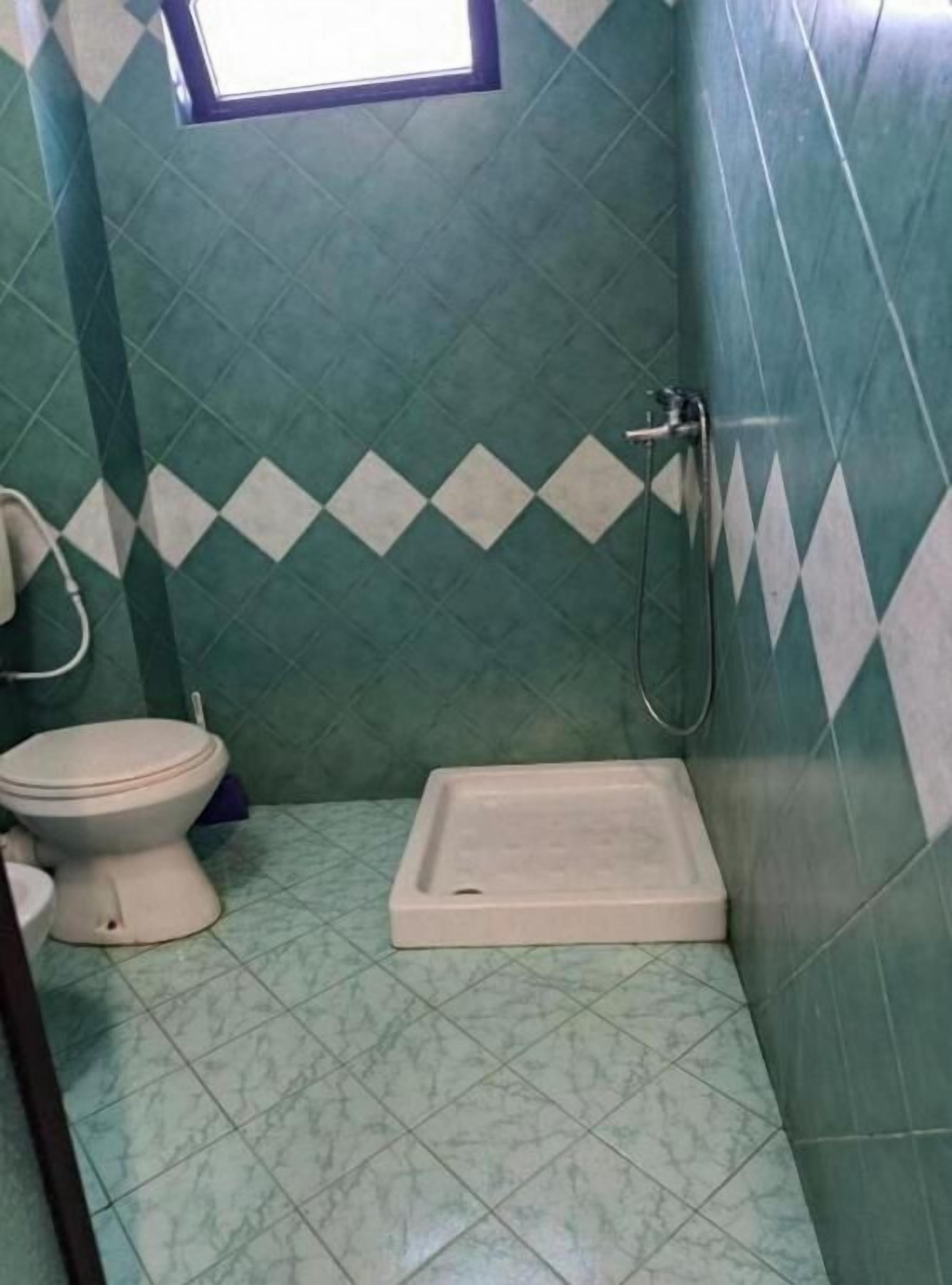 Basic Double Room, Balcony, Garden View | Bathroom