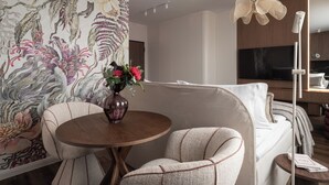 Suite estudio Deluxe, Aire acondicionado, vistas al patio | Ropa de cama de alta calidad, tabla de planchar con plancha, wifi gratis