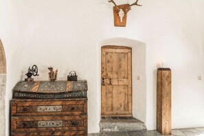 Interior - Cozy Rooms – Stylish Living with Unique Charm (Lajen)