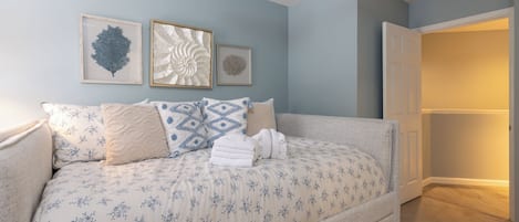 Iron/ironing board, WiFi (free), bed sheets
