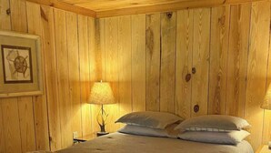 Unclassified image, 3 of 20, button - Village Oaks, The Little Cabin  (Wanchese)