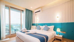 Superior Double Room, Sea View - Six Palms Beach (Male)