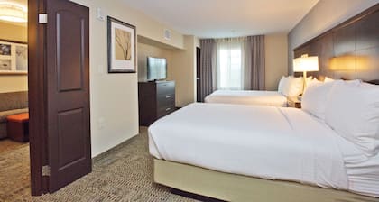 Accessible 2BR Suite | Free Daily Breakfast & Pool